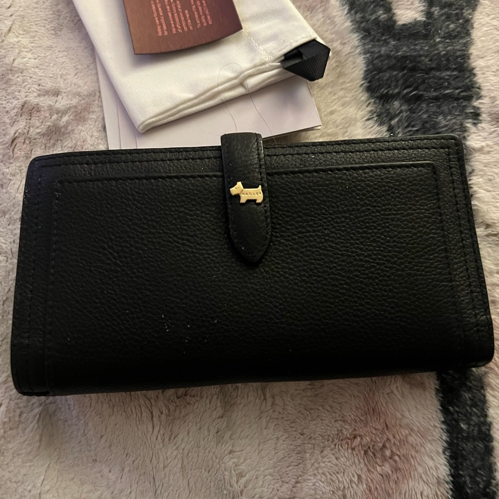 RADLEY LONDON Black Leather Wallet with Gold Dog Logo NWOT